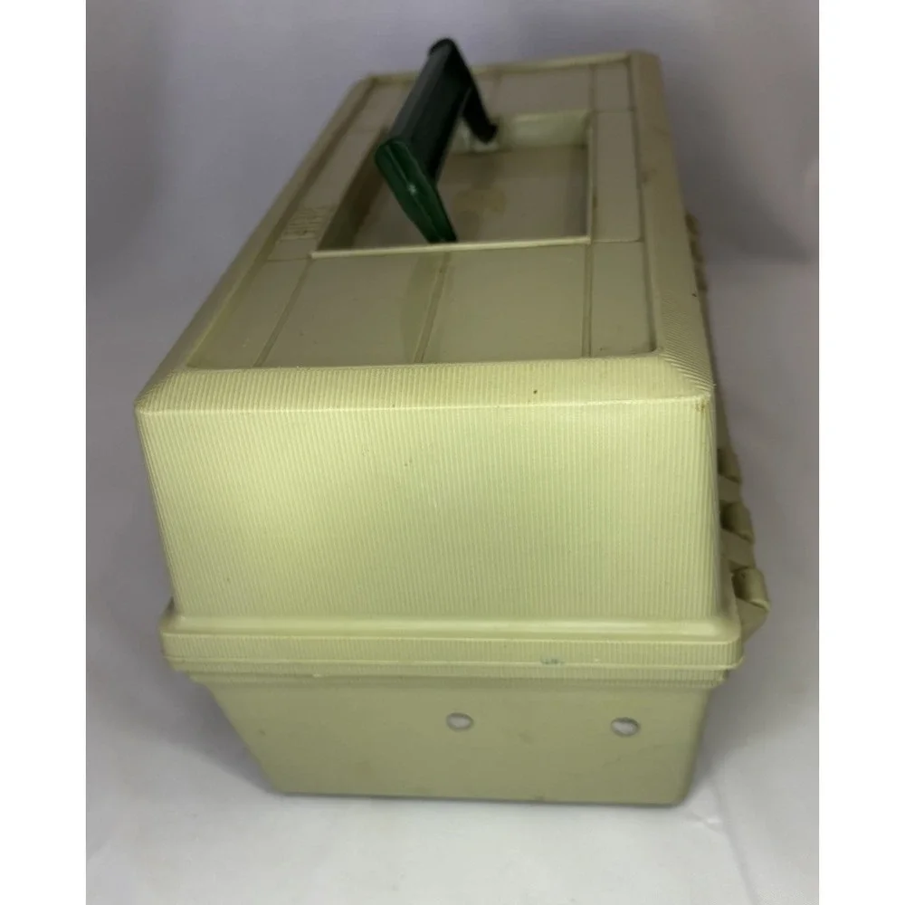 Rebel 600 Fishing Lure Tackle Box Hard Plastic 3 Tray Vintage with Handle